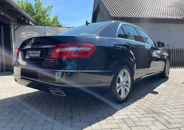 Mercedes-Benz Klasa E cena 52000 przebieg: 237000, rok produkcji 2011 z Jarocin małe 436